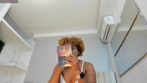 Saray Mardez online show from 10-19-25, 12:17