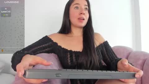 ailyn saray online show from 10-29-25, 04:09