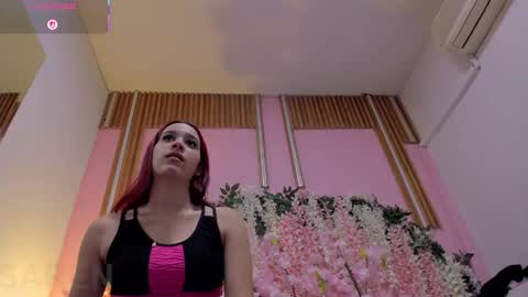 Snapshot of sarenlux chatting on 09-25-25, 11:58 Baby Saren online show from 09-25-25, 11:58