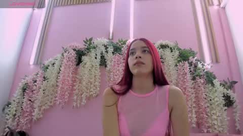 Snapshot of sarenlux chatting on 10-04-25, 01:53 Baby Saren online show from 10-04-25, 01:53