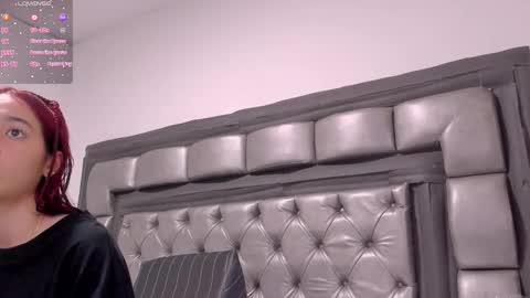 Snapshot of sarenlux chatting on 10-18-25, 12:28 Baby Saren online show from 10-18-25, 12:28