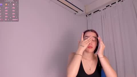 Snapshot of sarenlux chatting on 11-03-25, 01:01 Baby Saren online show from 11-03-25, 01:01