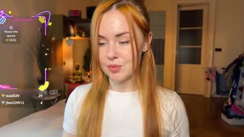 Snapshot of sargonium909 chatting on 10-28-25, 06:54 Veronika online show from 10-28-25, 06:54