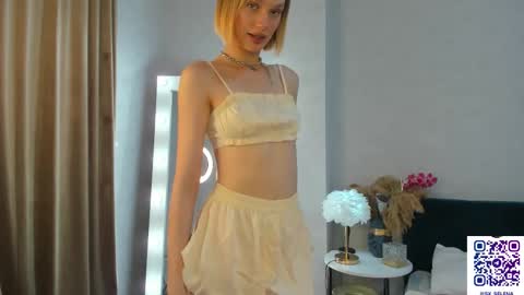 Your Selena 3 online show from 09-13-25, 02:33