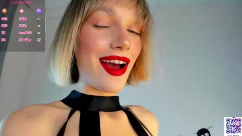 Your Selena 3 online show from 10-30-25, 02:57