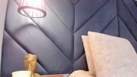 Sara  online show from 11-14-25, 08:57