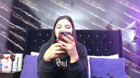 Sara online show from 04-18-26, 12:36