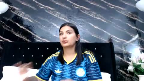Sara online show from 06-23-26, 01:58