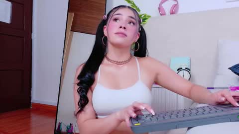 Sara online show from 10-07-25, 08:39