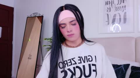 Sara online show from 10-17-25, 09:06