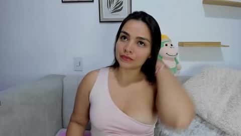 Snapshot of saritadolly_ chatting on 09-13-25, 04:01 Sara Cute online show from 09-13-25, 04:01