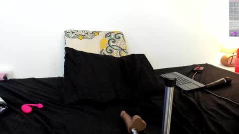 Sara online show from 10-06-25, 02:25