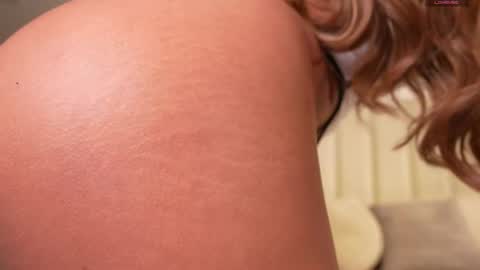 Snapshot of sary_hott chatting on 04-07-26, 01:39 My Name Is Sara C. Welcome online show from 04-07-26, 01:39