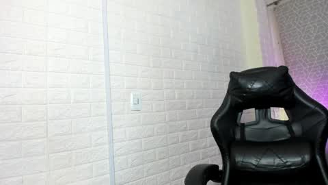 Snapshot of sary_littlesmiles chatting on 04-09-26, 11:26 Sary online show from 04-09-26, 11:26