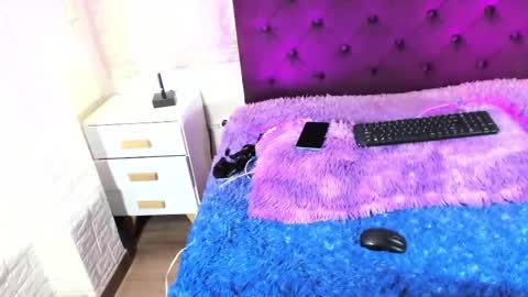 Snapshot of sary_littlesmiles chatting on 04-10-26, 11:15 Sary online show from 04-10-26, 11:15