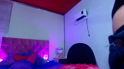 Snapshot of sary_littlesmiles chatting on 04-19-26, 04:12 Sary online show from 04-19-26, 04:12