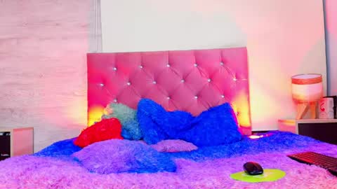 Snapshot of sary_littlesmiles chatting on 04-23-26, 03:41 Sary online show from 04-23-26, 03:41
