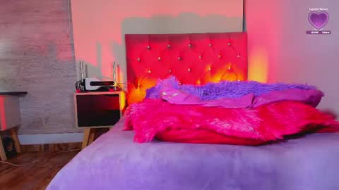 Snapshot of sary_littlesmiles chatting on 05-06-26, 02:40 Sary online show from 05-06-26, 02:40