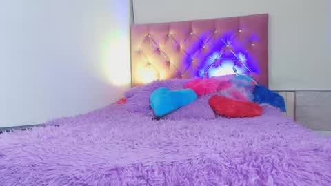 Snapshot of sary_littlesmiles chatting on 05-18-26, 02:29 Sary online show from 05-18-26, 02:29