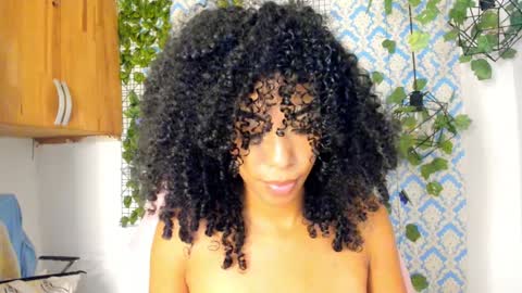Snapshot of sasha_fox0 chatting on 12-29-24, 11:18 emy online show from 12-29-24, 11:18