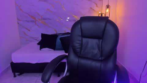 Sasha online show from 02-04-25, 01:56