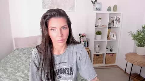 Sasha Miro online show from 09-11-25, 02:00