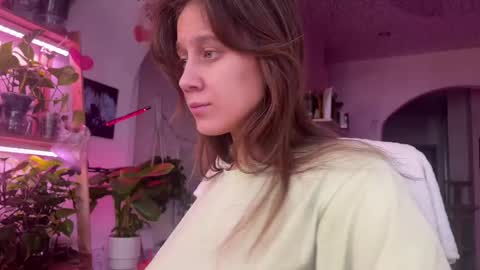 Alexandra Sasha in short online show from 02-16-25, 06:21