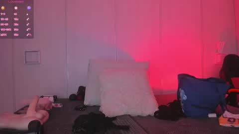 Sasha  online show from 12-20-25, 07:21