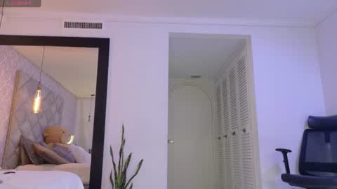Snapshot of sasha_sinne chatting on 06-19-26, 12:42 sasha_sinne online show from 06-19-26, 12:42
