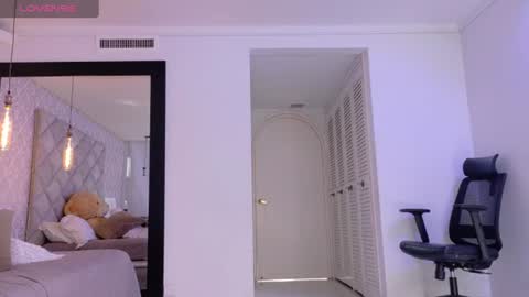 Snapshot of sasha_sinne chatting on 07-15-26, 01:27 sasha_sinne online show from 07-15-26, 01:27