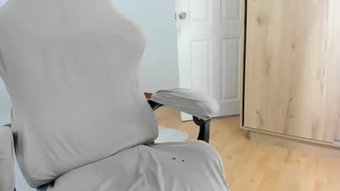 Snapshot of sasha_sissy1 chatting on 12-16-25, 02:27 Sasha Sweet online show from 12-16-25, 02:27