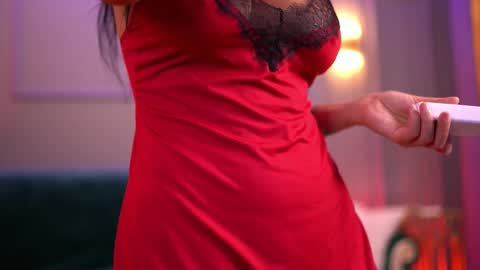 Snapshot of sashaferrera chatting on 02-15-25, 06:55 Dennise online show from 02-15-25, 06:55