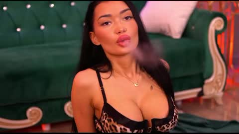 Snapshot of sashaferrera chatting on 02-22-25, 07:03 Dennise online show from 02-22-25, 07:03