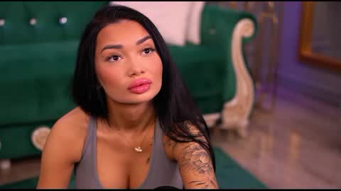 Snapshot of sashaferrera chatting on 02-24-25, 06:58 Dennise online show from 02-24-25, 06:58