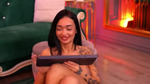 Snapshot of sashaferrera chatting on 03-04-25, 12:50 Dennise online show from 03-04-25, 12:50