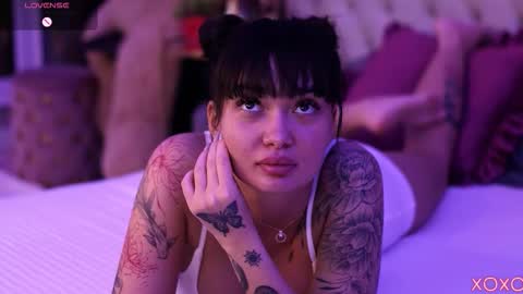 Snapshot of sashaferrera chatting on 10-28-25, 09:28 Dennise online show from 10-28-25, 09:28