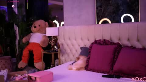 Snapshot of sashaferrera chatting on 11-01-25, 07:27 Dennise online show from 11-01-25, 07:27