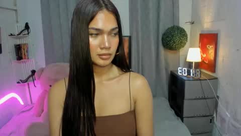 ESTELLA online show from 02-26-25, 04:56