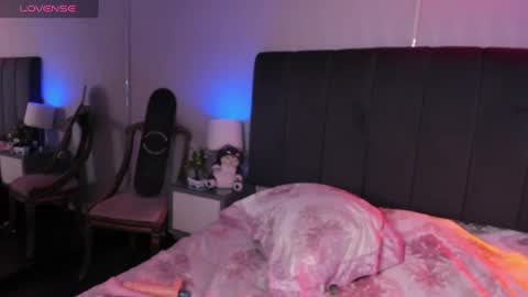 selene  online show from 01-21-25, 12:04