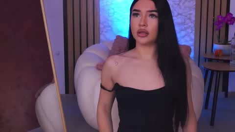 Snapshot of sashalorrenz chatting on 03-13-26, 05:36 Sasha online show from 03-13-26, 05:36