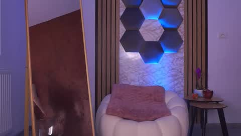 Snapshot of sashalorrenz chatting on 03-19-26, 05:33 Sasha online show from 03-19-26, 05:33