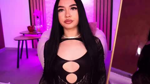 Snapshot of sashalorrenz chatting on 03-27-26, 08:26 Sasha online show from 03-27-26, 08:26