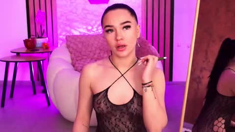 Snapshot of sashalorrenz chatting on 03-30-26, 04:24 Sasha online show from 03-30-26, 04:24