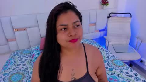 Manuela  online show from 10-07-25, 03:58