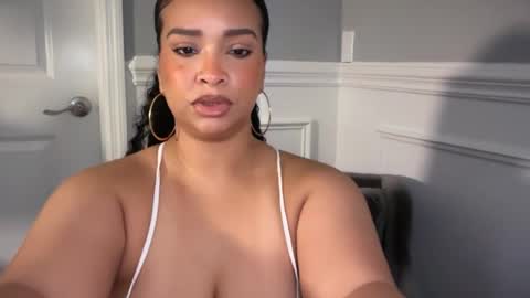 Snapshot of sashasavagexx chatting on 07-24-26, 05:05 Sasha Estrella online show from 07-24-26, 05:05