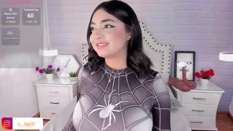 Snapshot of sashastrada_ chatting on 10-24-25, 10:28 Sasha online show from 10-24-25, 10:28