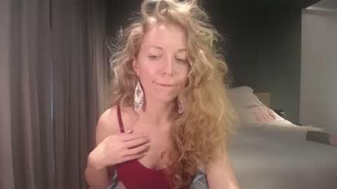 Snapshot of sashasweetsasha chatting on 11-08-25, 09:09 Sasha online show from 11-08-25, 09:09