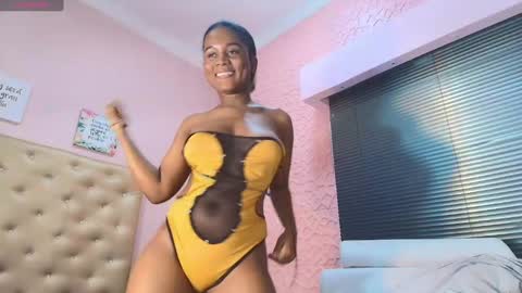 Snapshot of sashhalux22 chatting on 02-21-25, 09:13 SashhaLux22 online show from 02-21-25, 09:13