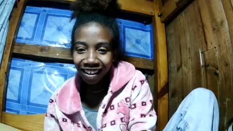 Snapshot of sasivia08 chatting on 06-24-26, 09:25 sasivia08 online show from 06-24-26, 09:25