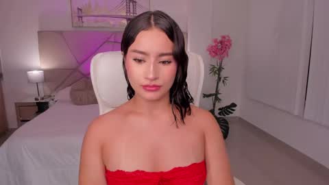 Snapshot of saskia_litt chatting on 10-12-25, 04:11 saskia litt online show from 10-12-25, 04:11